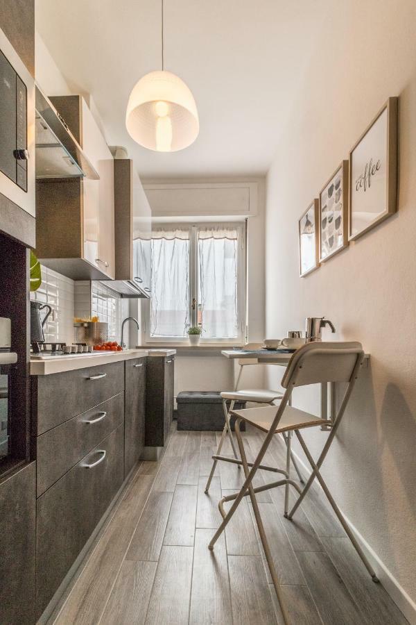 Joivy Modern 1-Bed Flat With Balcony In Portello Мілан Екстер'єр фото