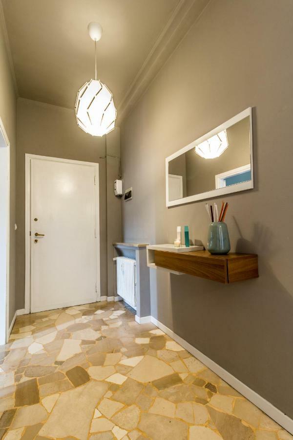 Joivy Modern 1-Bed Flat With Balcony In Portello Мілан Екстер'єр фото